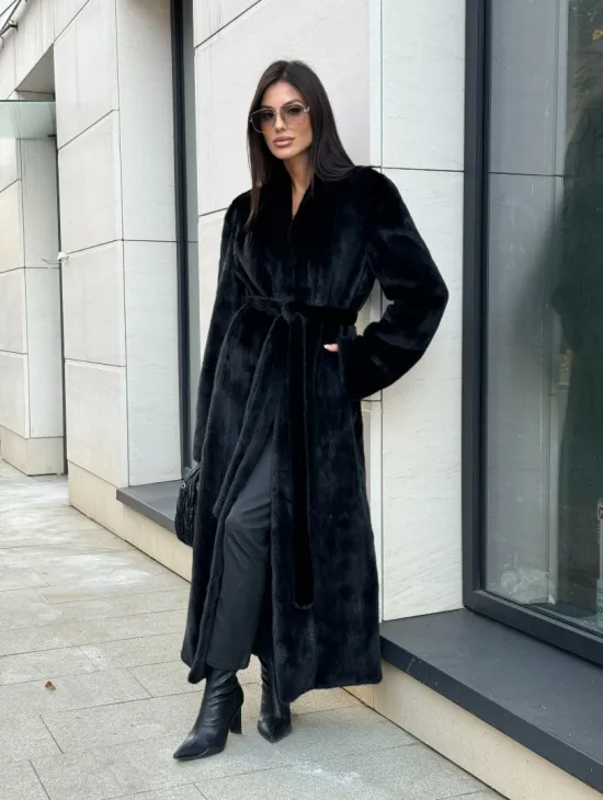 Шуба халат из аукционного меха норки, V-образный воротник с поясом - фото 0