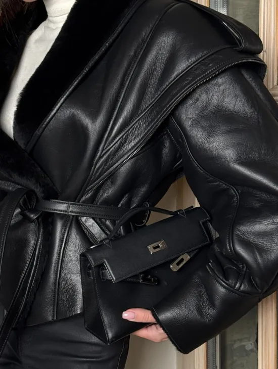 Черная куртка - дубленка из натуральной овчины на запах с поясом - фото 1