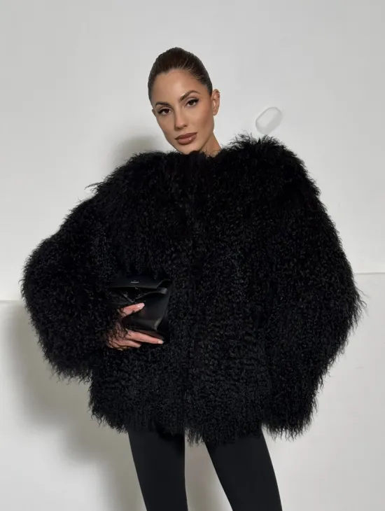 Черная шуба из меха ламы воротник шанель - фото 10