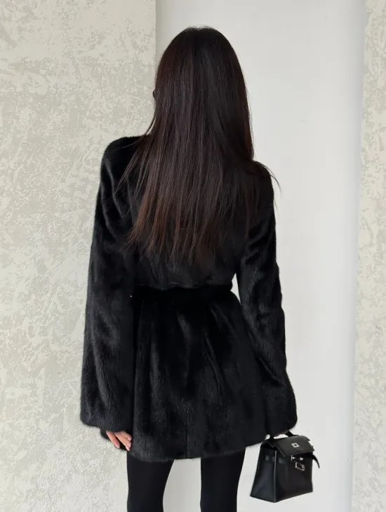 Норковый полушубок с воротником стойка и меховым поясом - фото 4