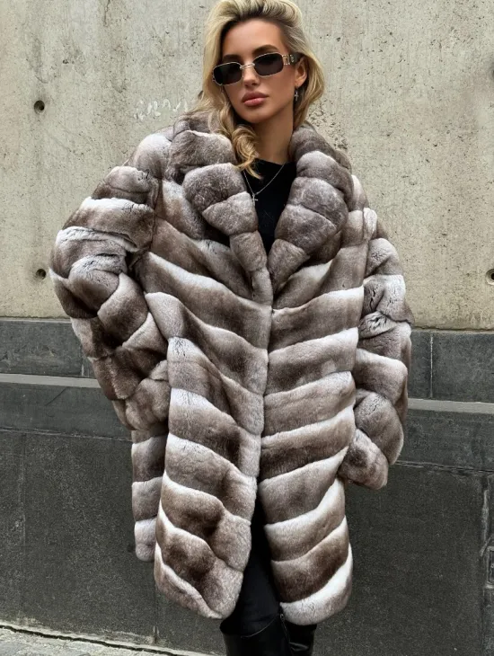 Женская серая шуба из элитного шиншиллового кролика (рекса) с английским воротником - фото 1