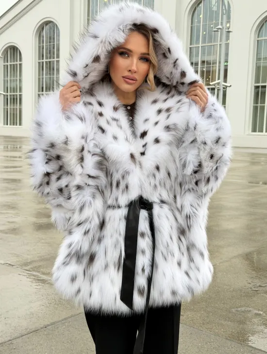 Шуба из лисьего меха под рысь с капюшоном - фото 0