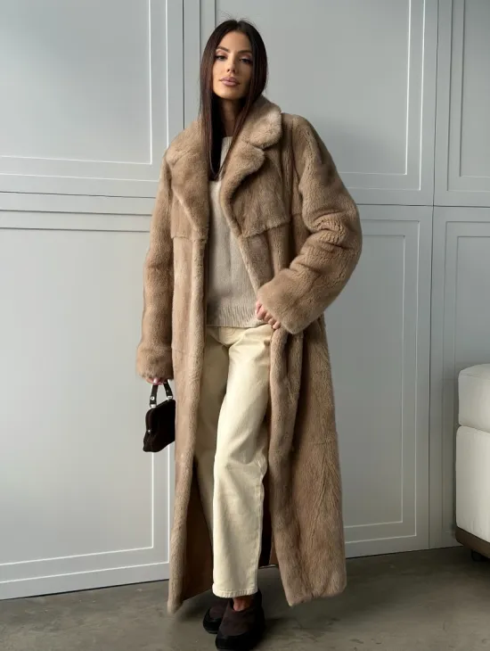 Прямая шуба из меха норки с поясом (бежевая) - фото 11