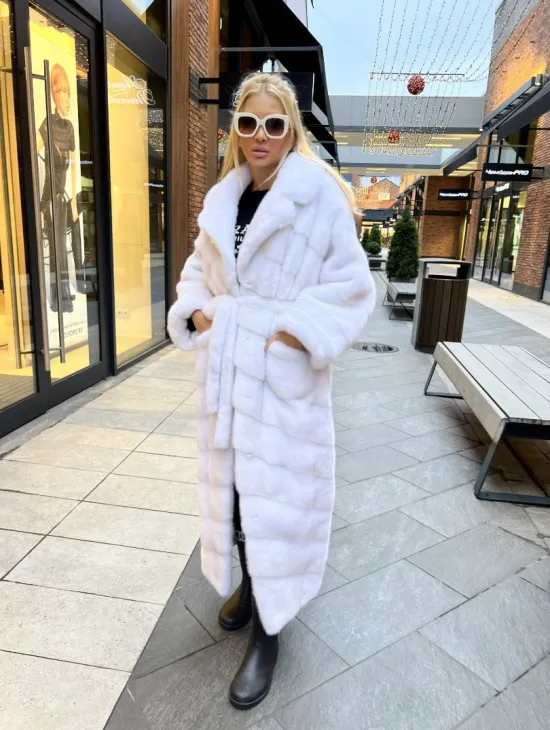 Удлиненная шуба из меха датской норки в цвете паломино - фото 2